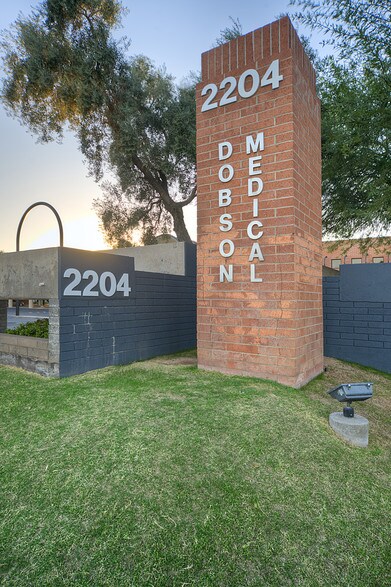 More Photos Of 2204 S Dobson Rd, Mesa Medical For Sale