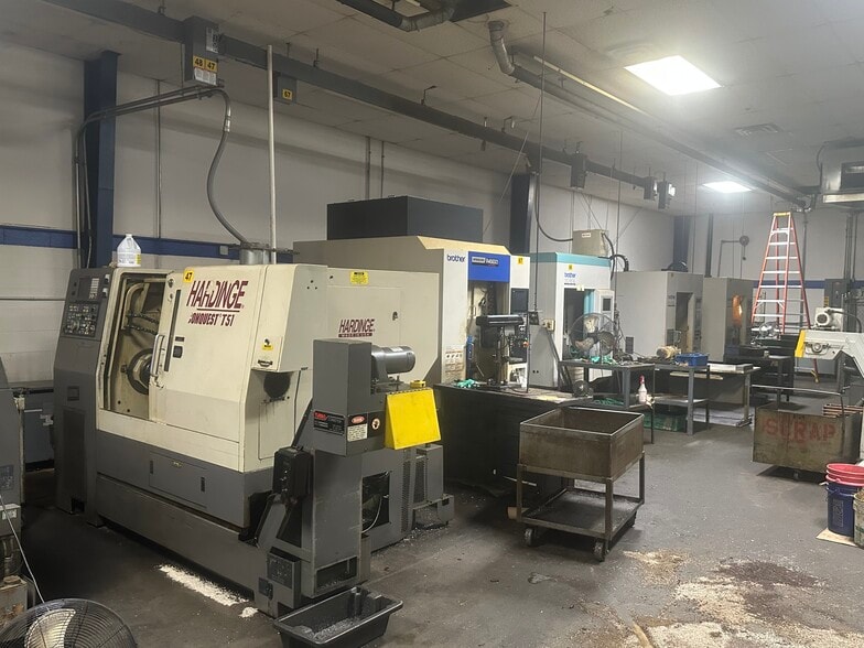 More Photos Of 151 Hanger Cir, Richmond Industrial For Sale