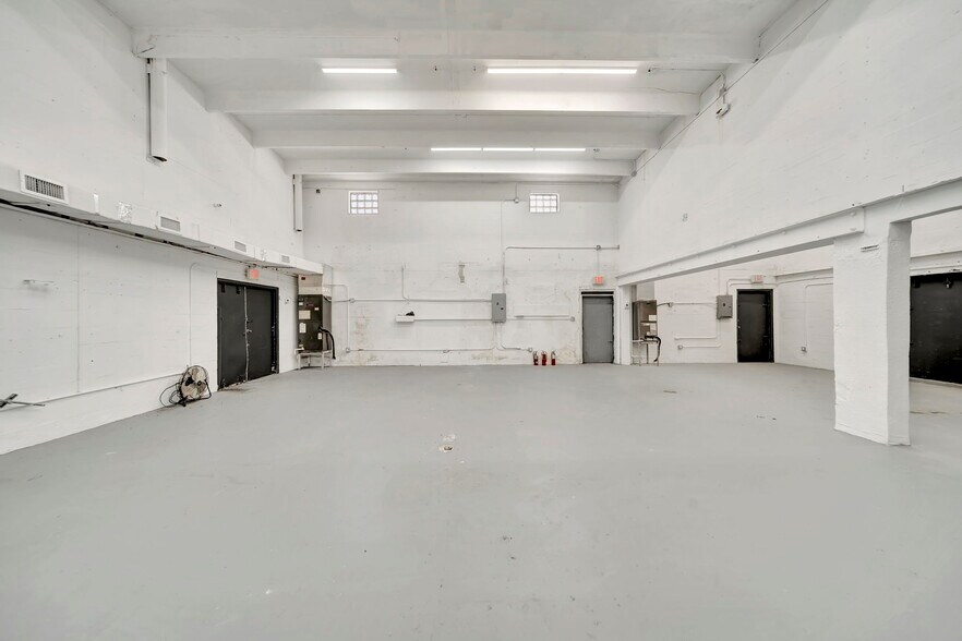 More Photos Of 67 NW 166th St, North Miami Beach Warehouse For Sale