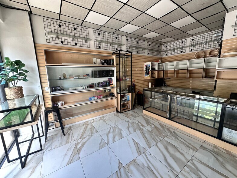 More Photos Of 319 7th Ave, Brooklyn Storefront Retail Residential For Lease