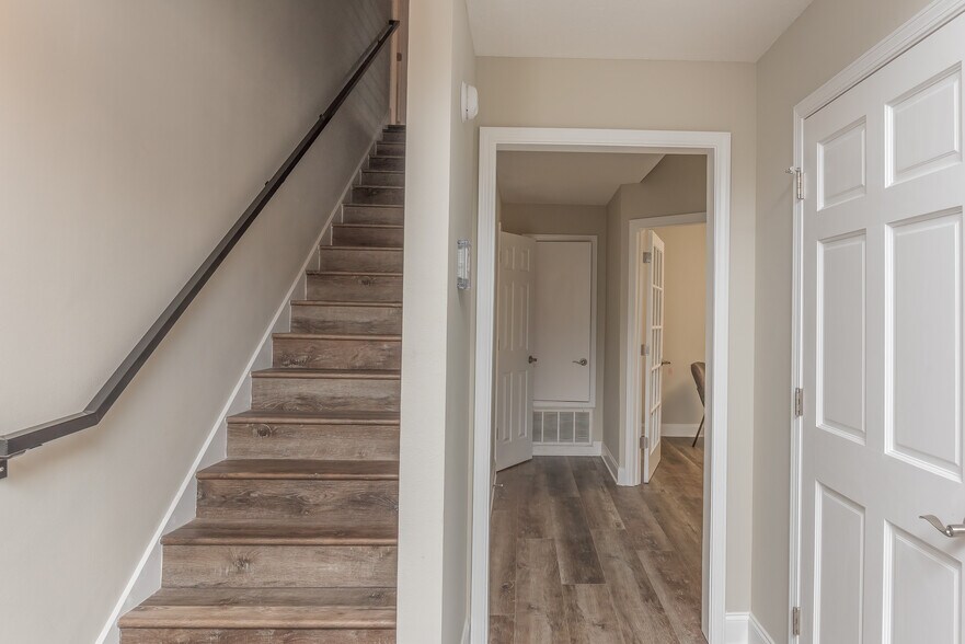 More Photos Of 79 Bay Bridge Dr, Gulf Breeze Medical For Sale