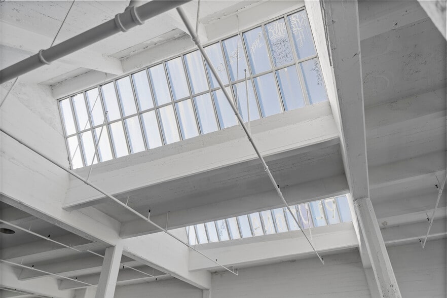 More Photos Of 800-810 Traction Ave, Los Angeles Office For Sale