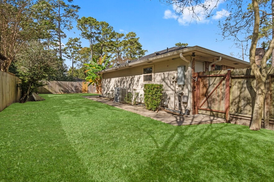 More Photos Of 1930 River Falls Dr, Kingwood Assisted Living For Sale