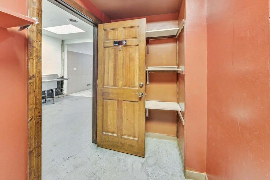 More Photos Of 2806 W Lake St, Chicago Fast Food For Lease