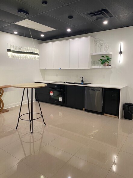 More Photos Of 61 Whittaker St, Riverside Specialty For Sale