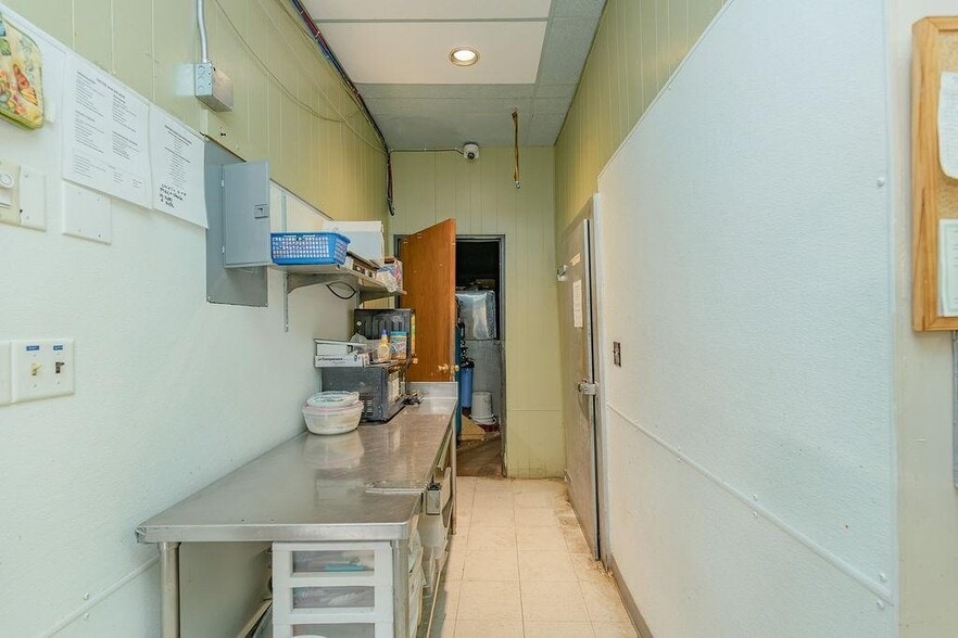 More Photos Of 100 E Jackson St, Okabena Restaurant For Sale