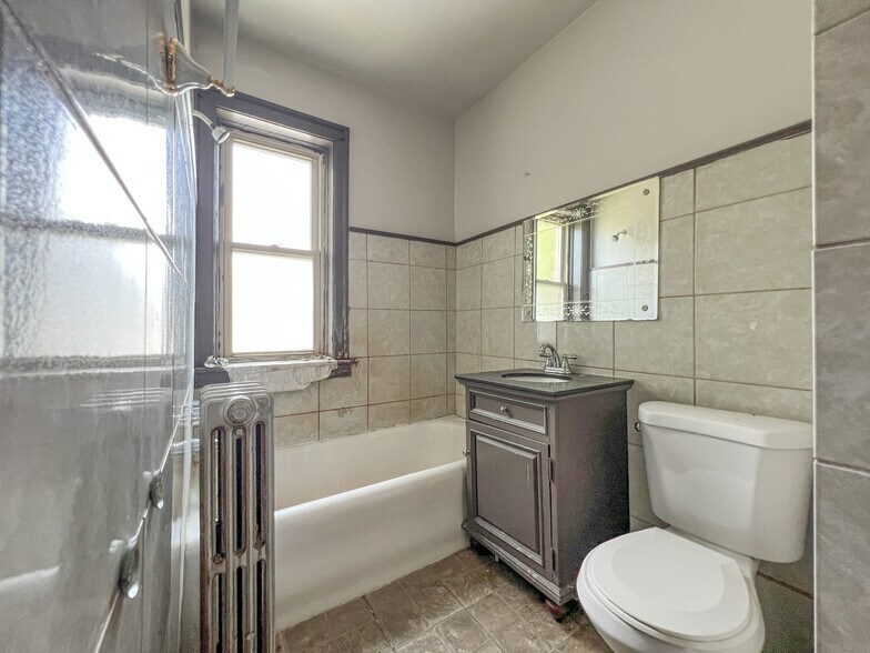 More Photos Of 7951-7955 S Muskegon Ave, Chicago Apartments For Sale