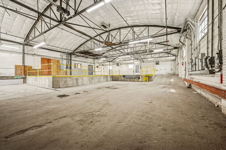 More Photos Of 313 W Bayaud Ave, Denver Warehouse For Sale