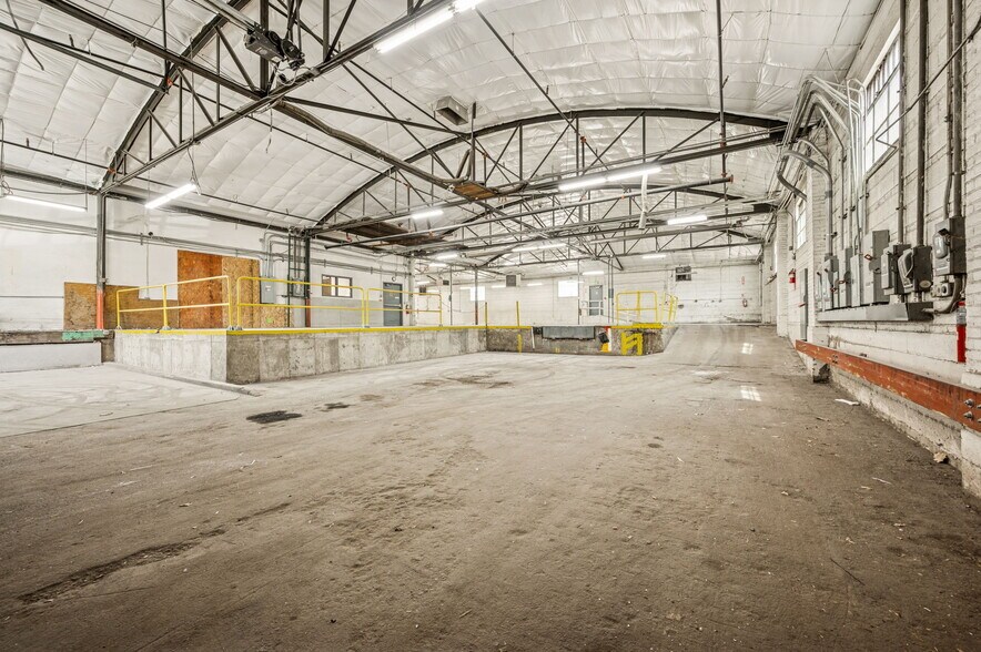More Photos Of 313 W Bayaud Ave, Denver Warehouse For Lease