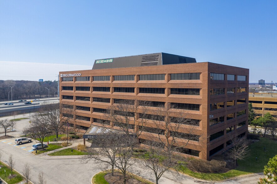 More Photos Of 85 W Algonquin Rd, Arlington Heights Office For Lease