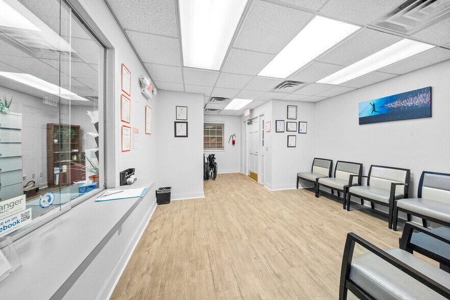 More Photos Of 1901 Winchester Ave, Ashland Office For Sale