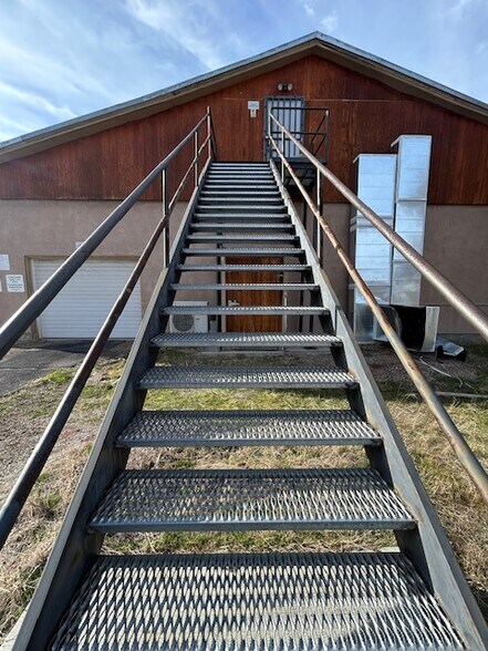 More Photos Of 65320 US 20, Bend Winery Vineyard For Sale