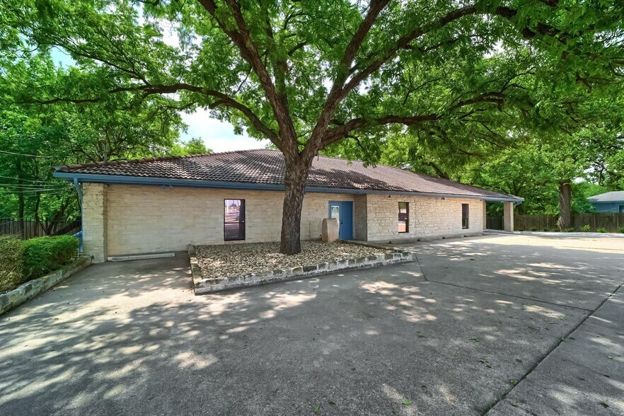 More Photos Of 4507 N Interstate 35, Austin Loft Creative Space For Lease