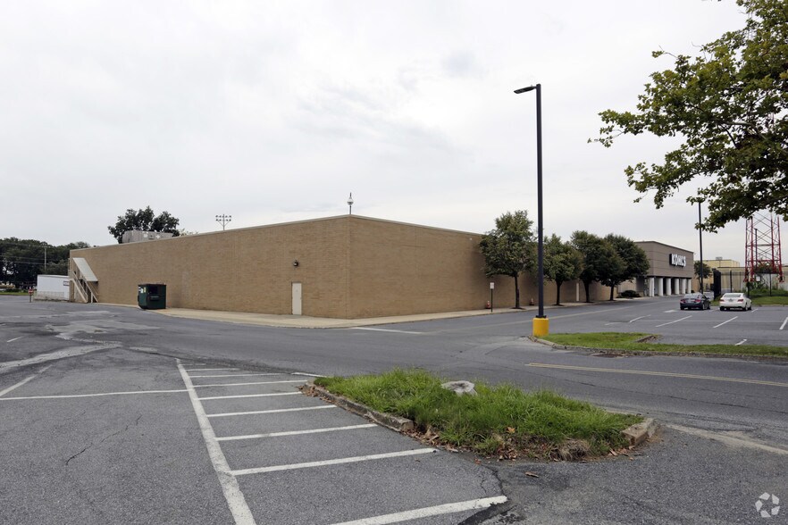 More Photos Of 2001 MacArthur Blvd, Whitehall Unknown For Lease