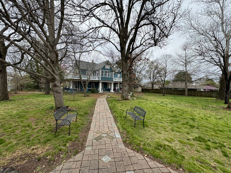 More Photos Of 224 W Chickasaw St, Tahlequah Hospitality For Sale