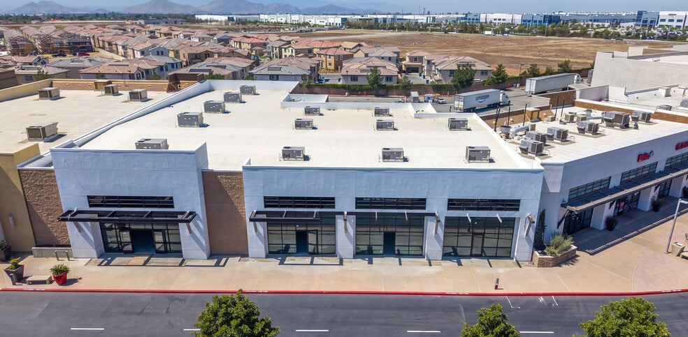 More Photos Of 1145 Renaissance Pky, Rialto Supermarket For Lease
