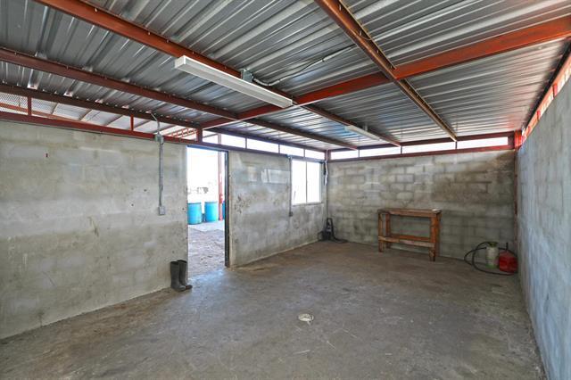 More Photos Of 301 Grand Central Blvd, Laredo Warehouse For Lease