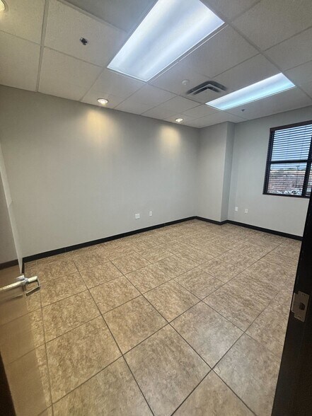 More Photos Of 1425 W Elliot Rd, Gilbert Medical For Sale