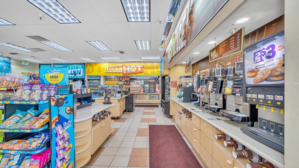 More Photos Of 1187 W San Marcos Blvd, San Marcos Service Station For Sale