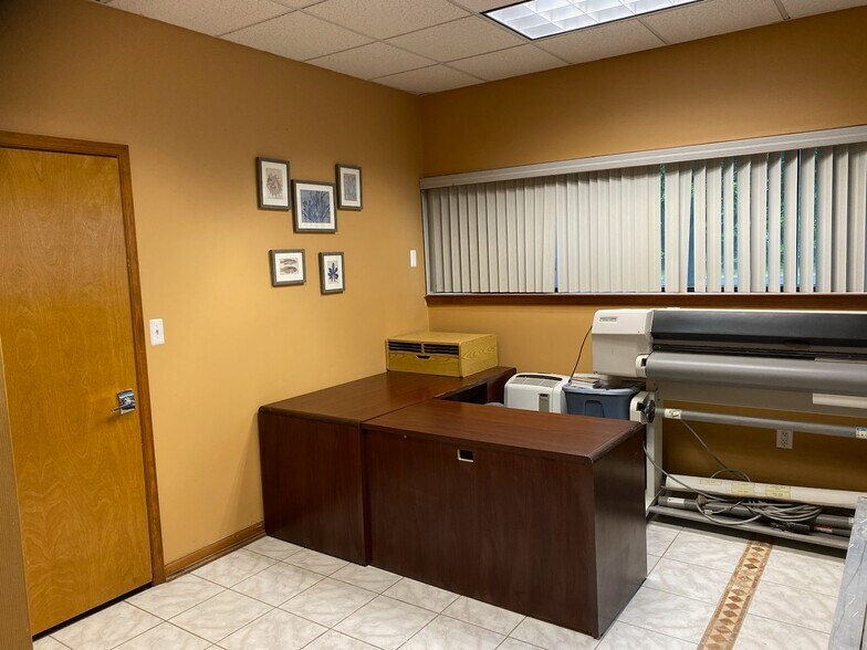 More Photos Of 487 Wright Debow Rd, Jackson Flex For Sale