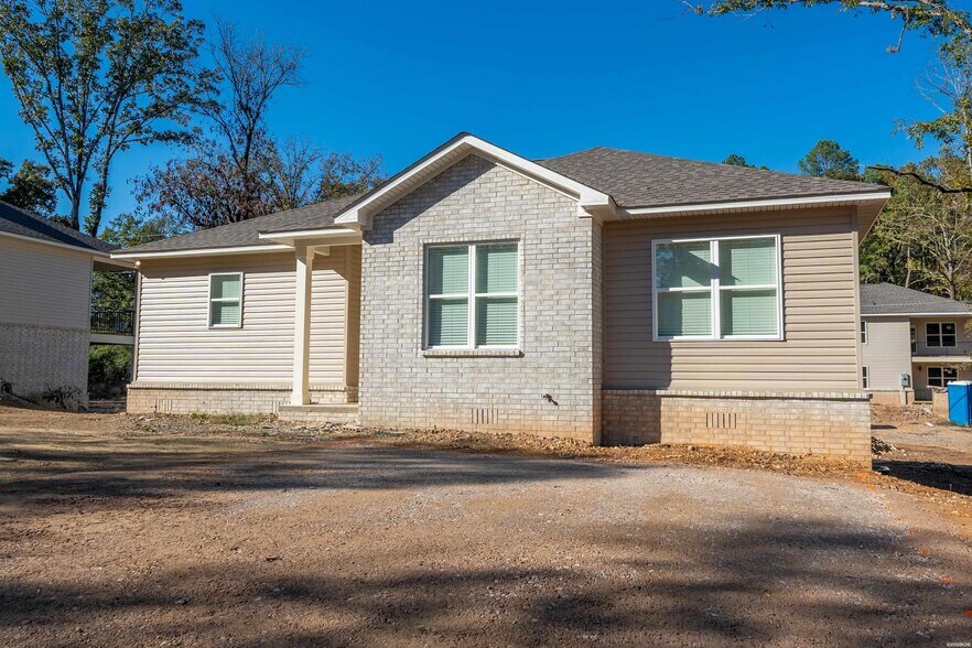 More Photos Of 102 & 106 Cheyenne St, Hot Springs National Park Apartments For Sale