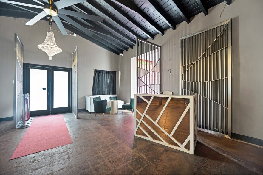 More Photos Of 1517 E Las Olas Blvd, Fort Lauderdale Bar For Lease