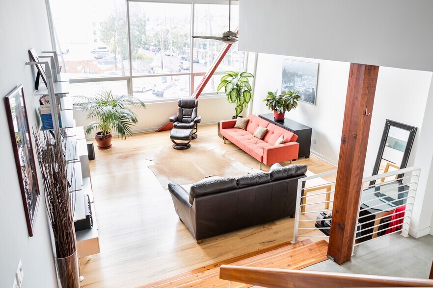 More Photos Of 615 Hampton Dr, Venice Apartments For Sale
