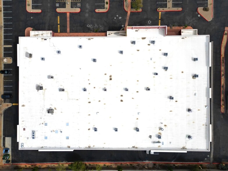 More Photos Of 868 N Gilbert Rd, Gilbert Freestanding For Lease