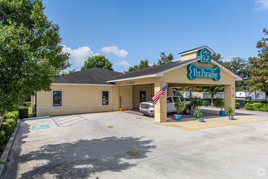 More Photos Of 45 E Airline Hwy, Kenner Veterinarian Kennel For Lease