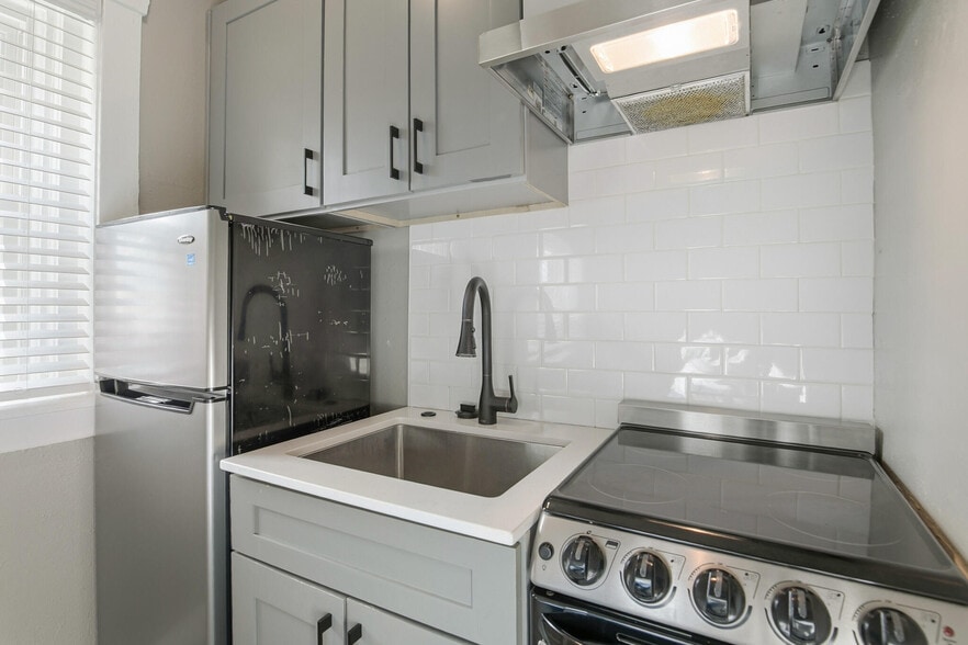 More Photos Of 1060 Logan St, Denver Apartments For Sale