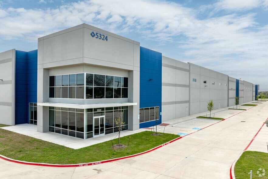 More Photos Of 5324 S Peachtree Rd, Balch Springs Distribution For Sale