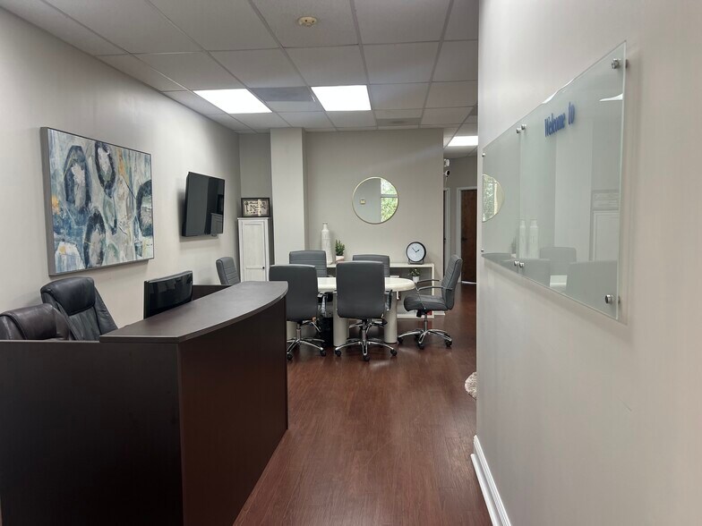 More Photos Of 16540 Pointe Village Dr, Lutz Storefront Retail Office For Lease