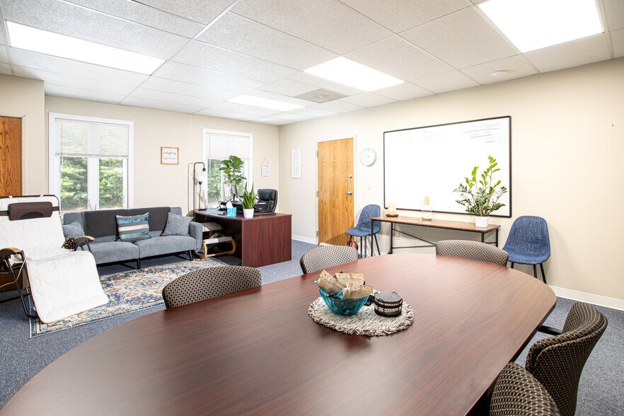 More Photos Of 78 Faunce Corner Mall Rd, North Dartmouth Medical For Sale