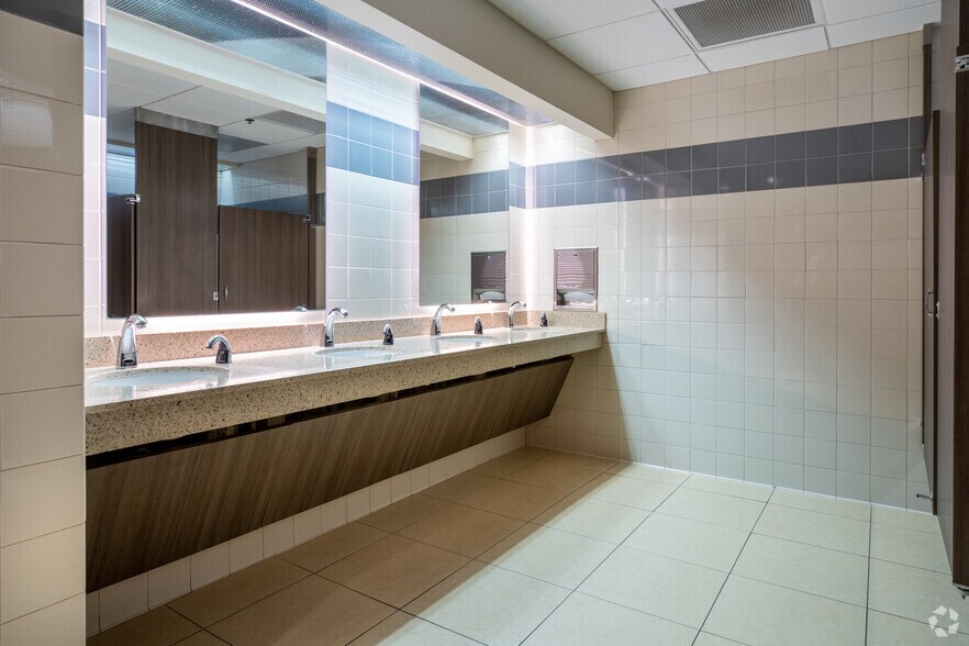 More Photos Of 101 E Old Settlers Blvd, Round Rock Medical For Lease