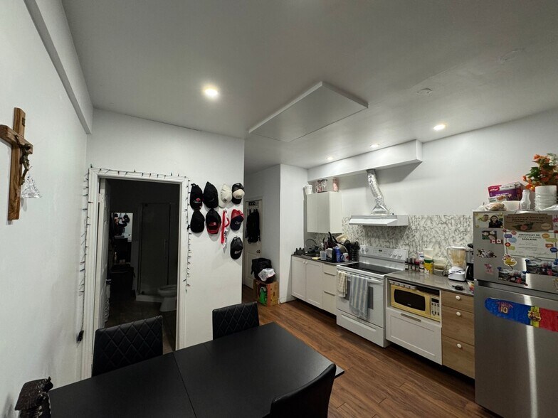 More Photos Of 8294-8298 Rue Hochelaga, Montréal Apartments For Sale