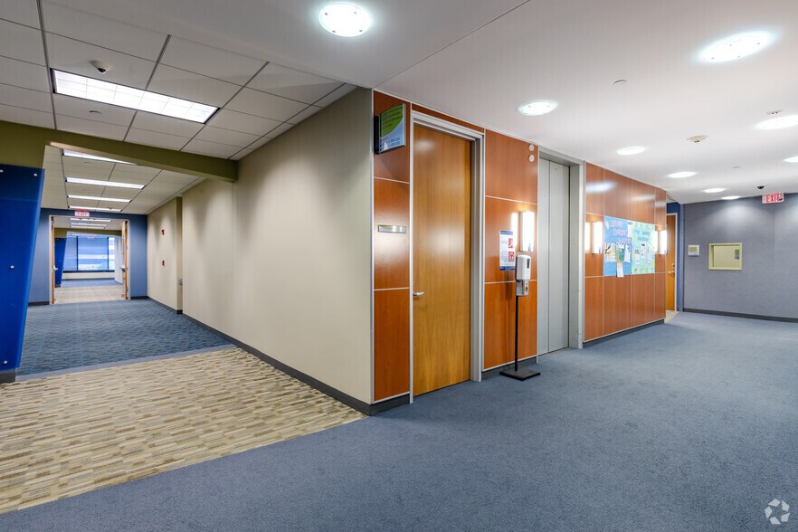 More Photos Of 850 Warrenville Rd, Lisle Office For Sale