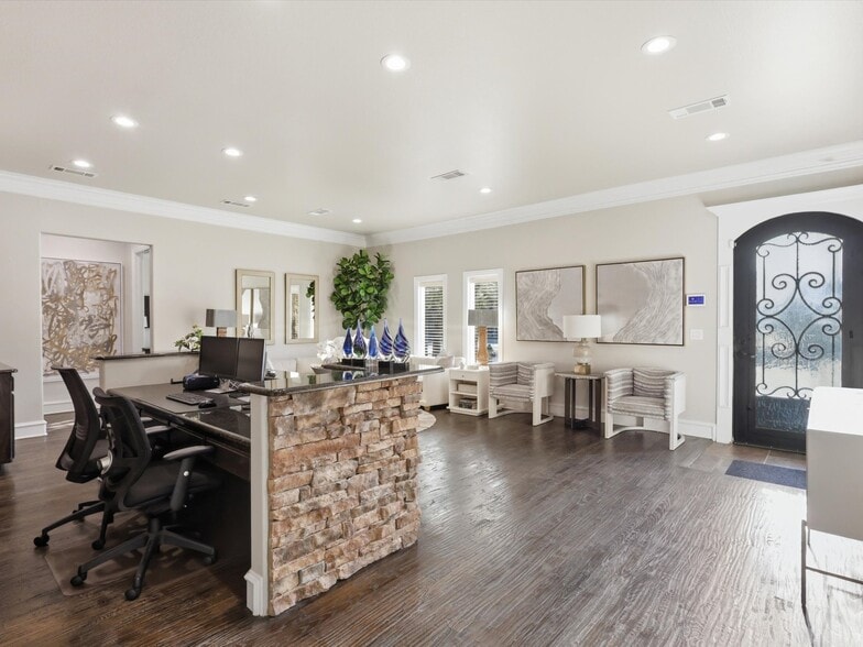 More Photos Of 101 Countryside Ct, Southlake Medical For Sale