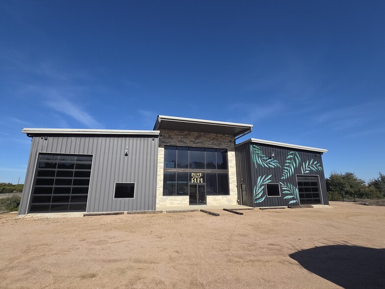 More Photos Of 231 Frog Pond Ln, Dripping Springs General Retail For Sale