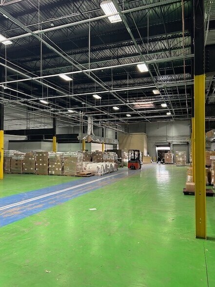 More Photos Of 356-362 Getty Ave, Clifton Warehouse For Lease