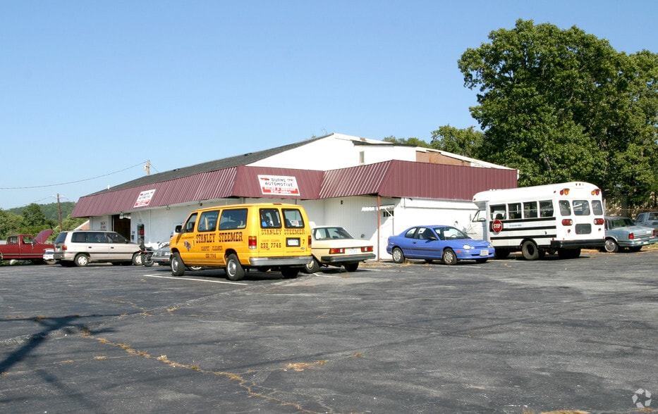 More Photos Of 206 Furman Hall Rd, Greenville Auto Repair For Sale