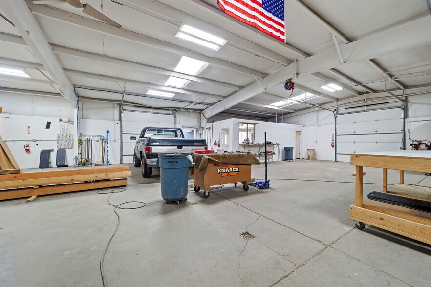 More Photos Of 114 5th St, Fowler Industrial For Lease