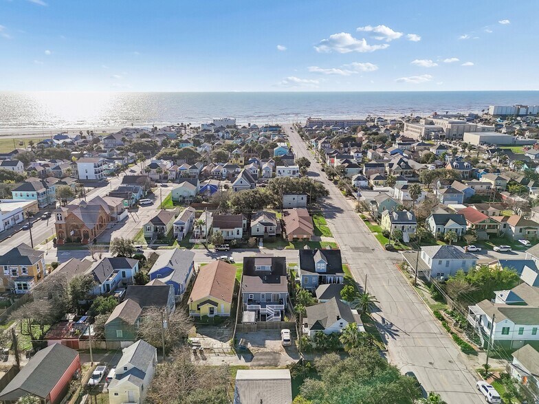 More Photos Of 1322 Avenue L, Galveston Multifamily For Sale