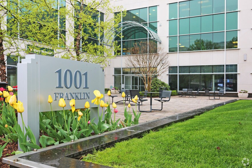 More Photos Of 1001 Franklin Ave, Garden City Office For Lease