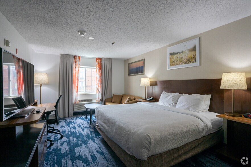 More Photos Of 2400 W Sam Houston Pky S, Houston Hotel For Sale