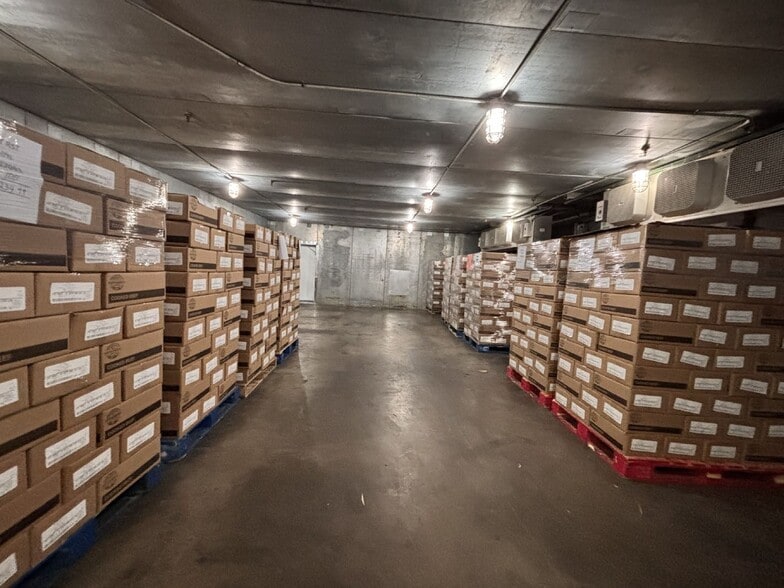 More Photos Of 345 S Kino Pky, Tucson Warehouse For Sale