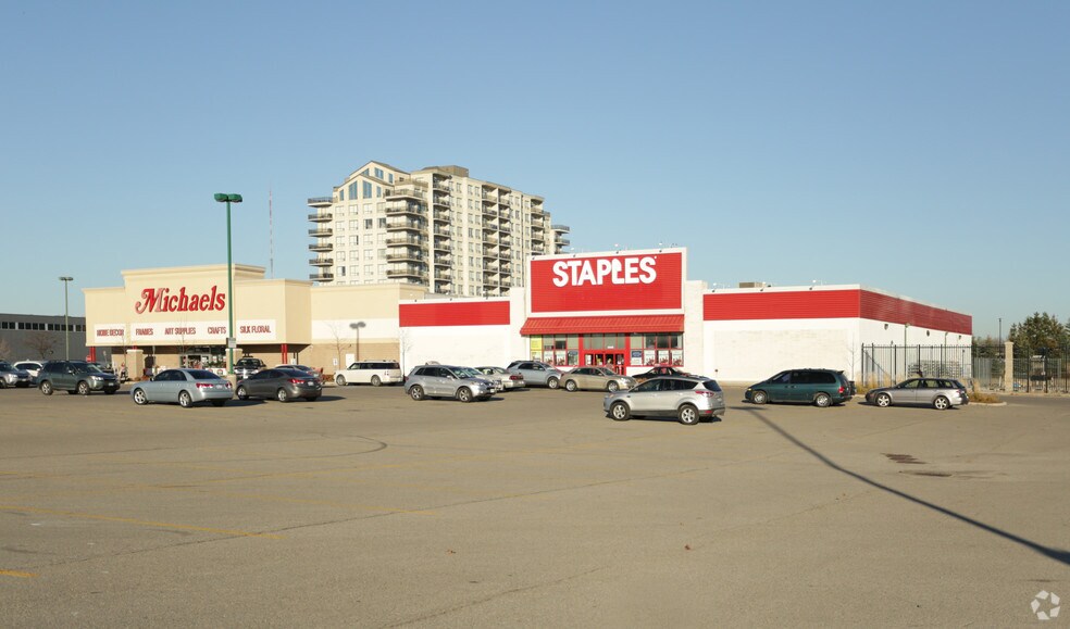 More Photos Of 3030-3210 Wonderland Rd S, London Unknown For Lease