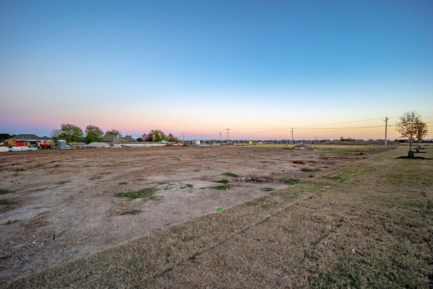 More Photos Of 1791 SW 34th St, Moore Land For Lease