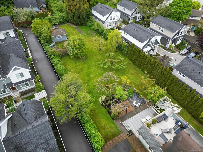 More Photos Of 3106 Washington Av, Victoria Land For Sale
