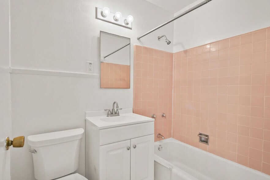 More Photos Of 1775 Marco Polo Way, Burlingame Apartments For Sale