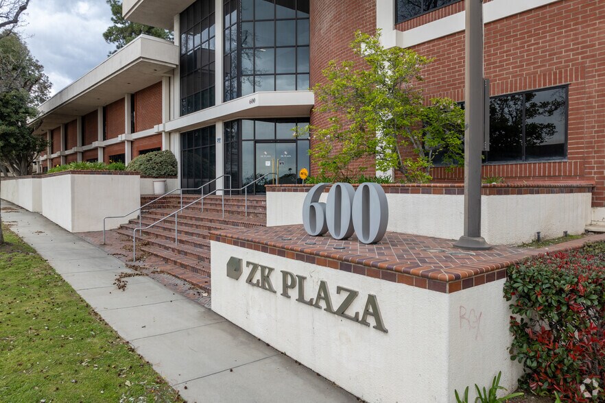 More Photos Of 600 N Rosemead Blvd, Pasadena Office For Sale